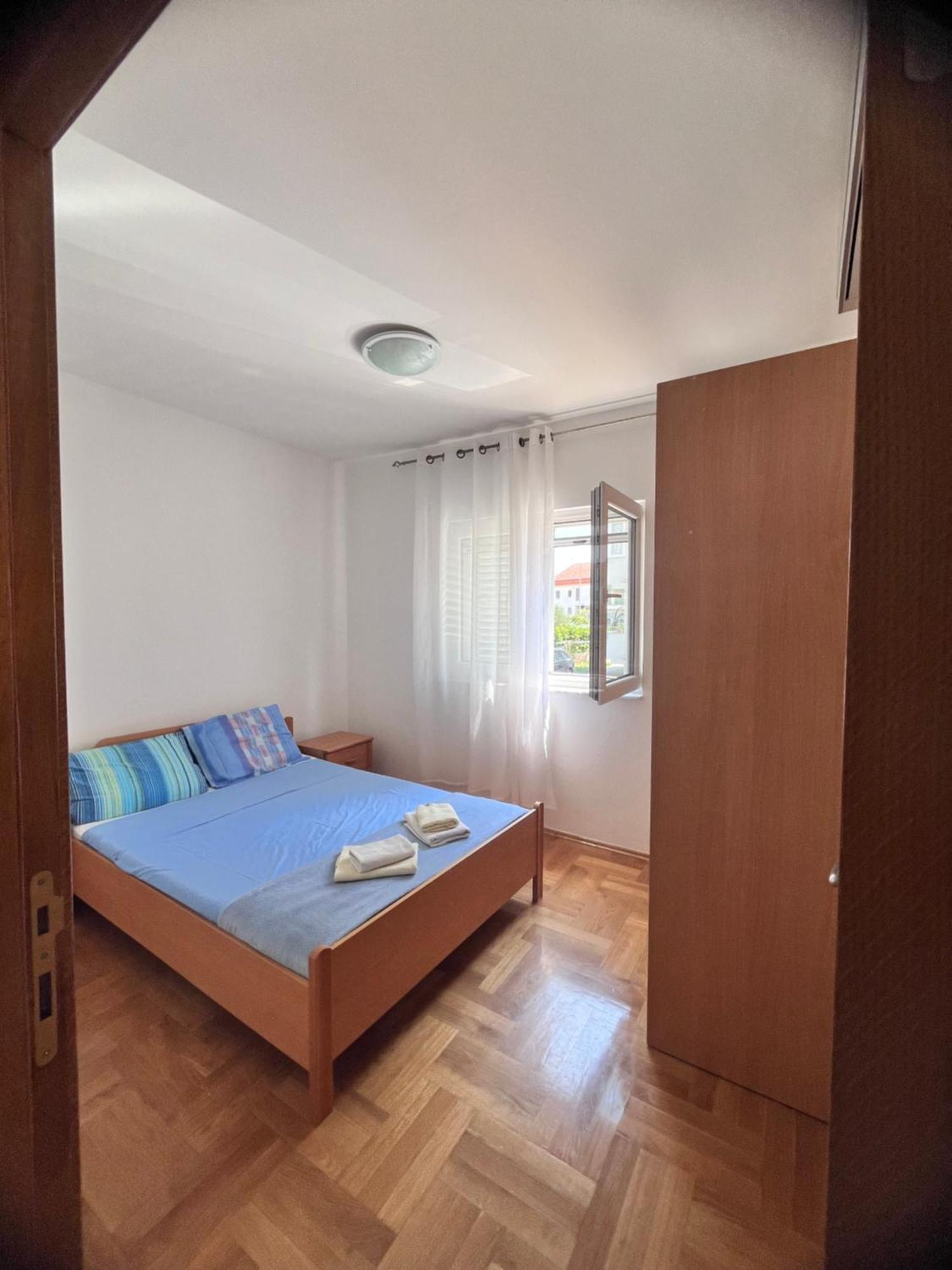 Apartment Belani, Own Parking Tivat Exterior photo